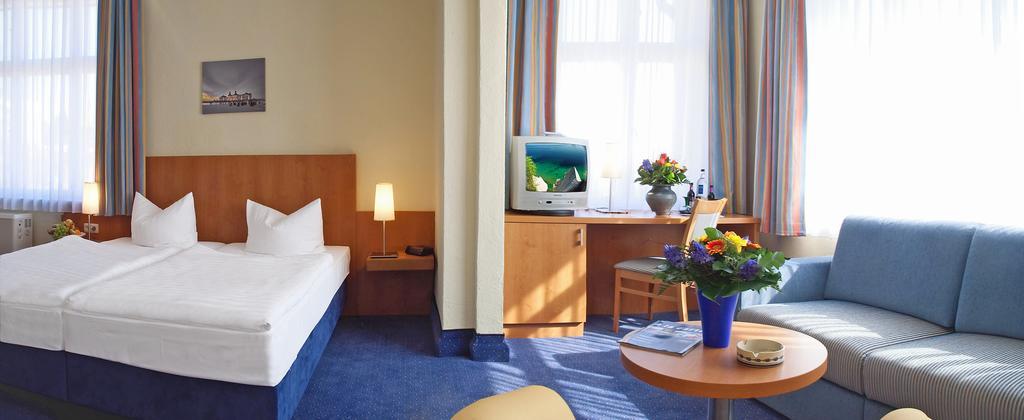 Hotel Xenia Sellin  Exterior photo
